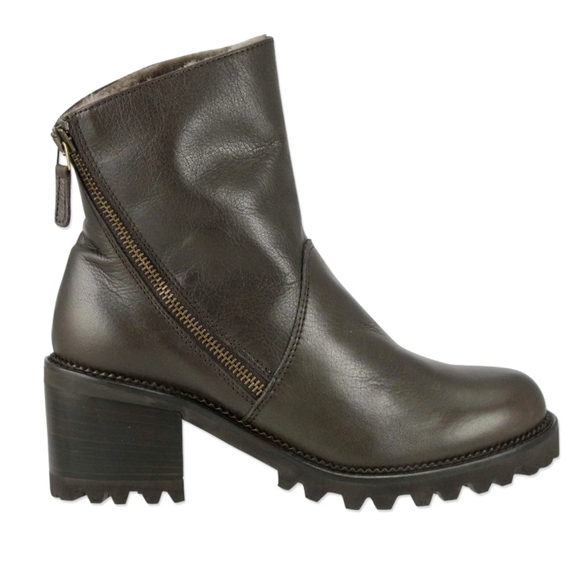 NWOT Ron White Brown Leather Ankle Boots Size 6 - Picture 1 of 16
